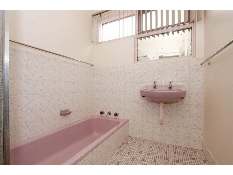 1 Edeline Street, Spearwood WA 6163