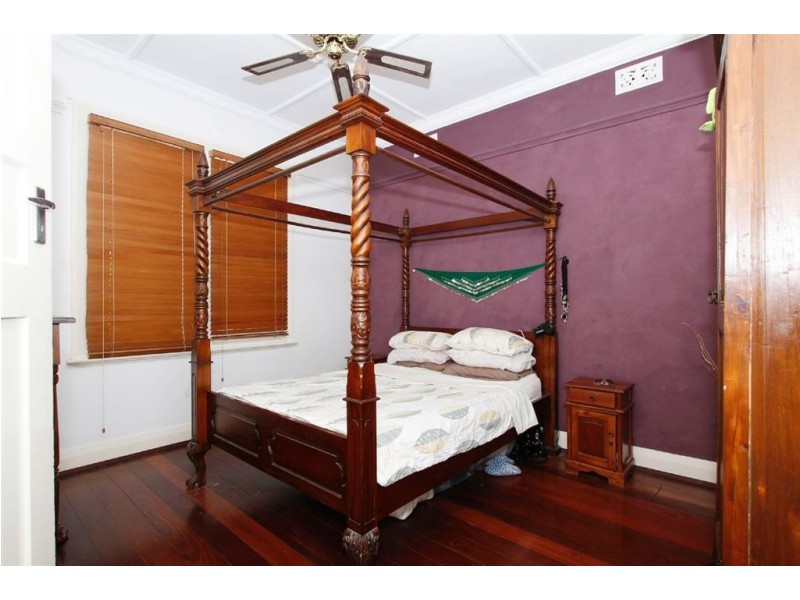 135 Edmund Street, Beaconsfield WA 6162
