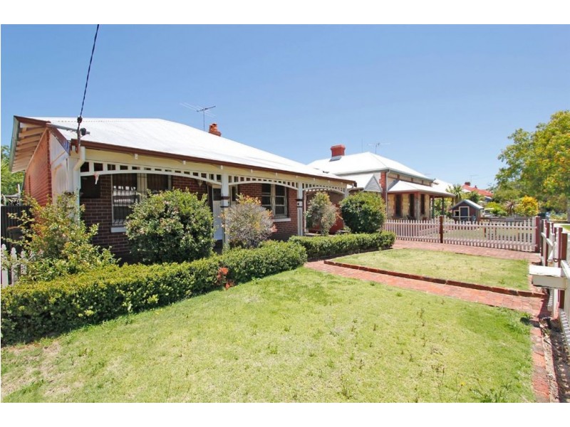 135 Edmund Street, Beaconsfield WA 6162
