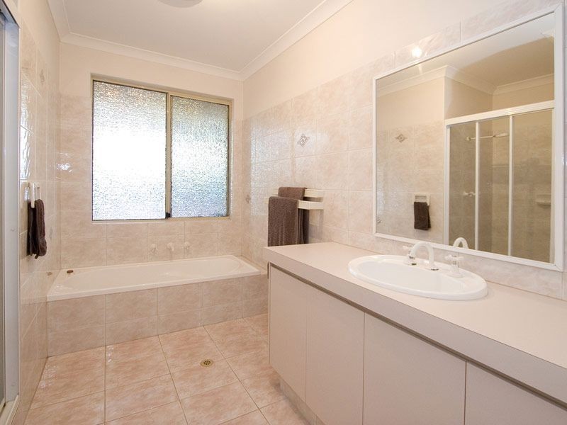 8 Picotee Mews, Coogee WA 6166