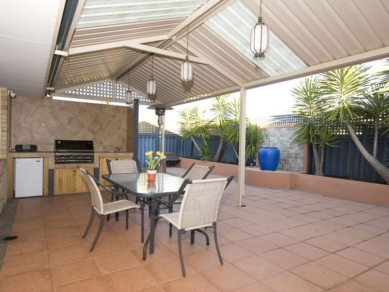 8 Picotee Mews, Coogee WA 6166