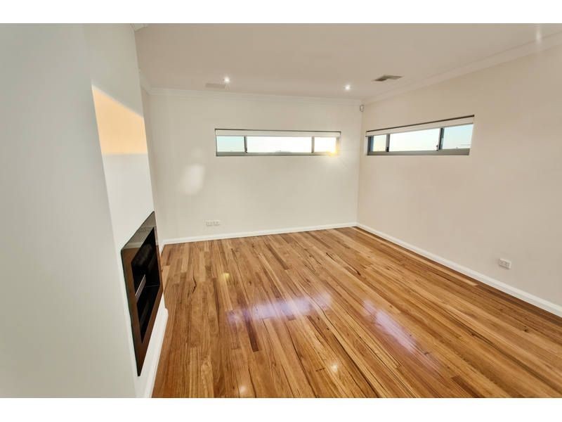 39 Newark Turn, North Coogee WA 6163