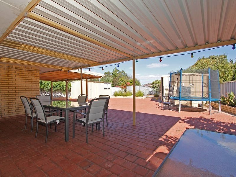 5 Arcaman Place, South Lake WA 6164