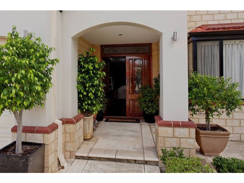 71 Glen Iris Drive, Jandakot WA 6164