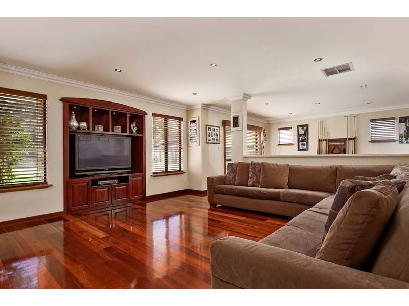 71 Glen Iris Drive, Jandakot WA 6164