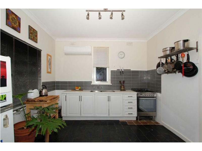 7 Butson Street, Hilton WA 6163