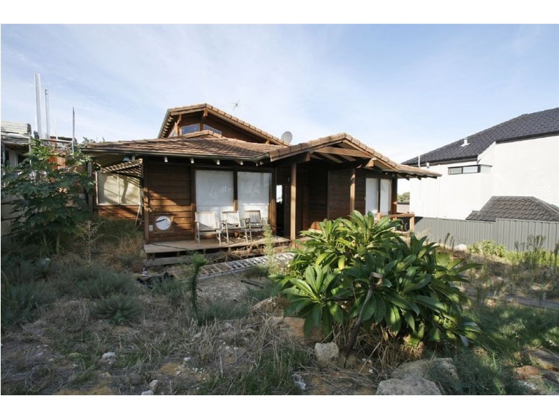 17 Beach Road, Coogee WA 6166