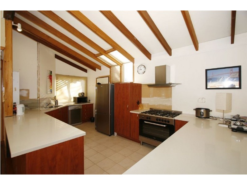 17 Beach Road, Coogee WA 6166