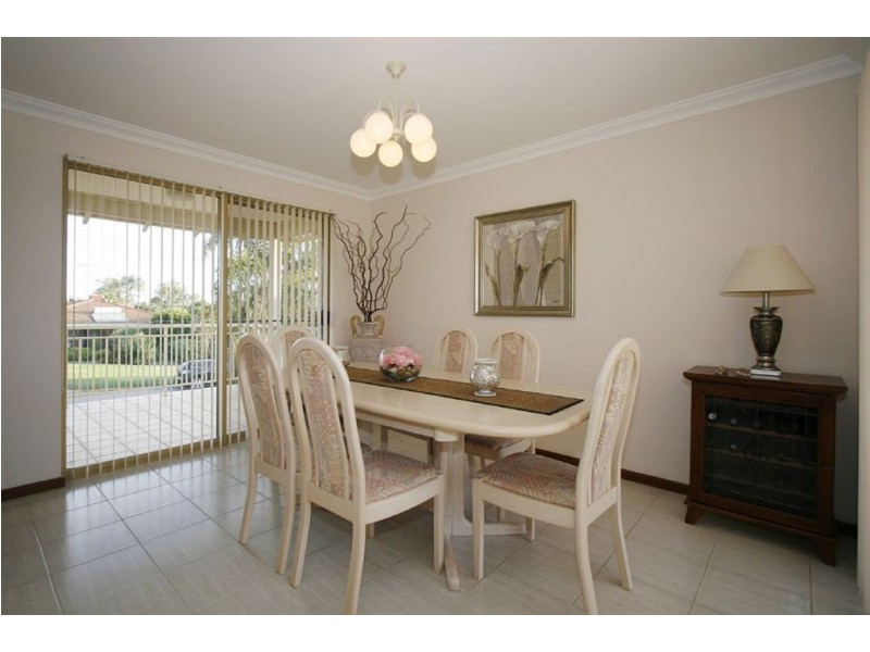 10 Arlington Loop, Coogee WA 6166