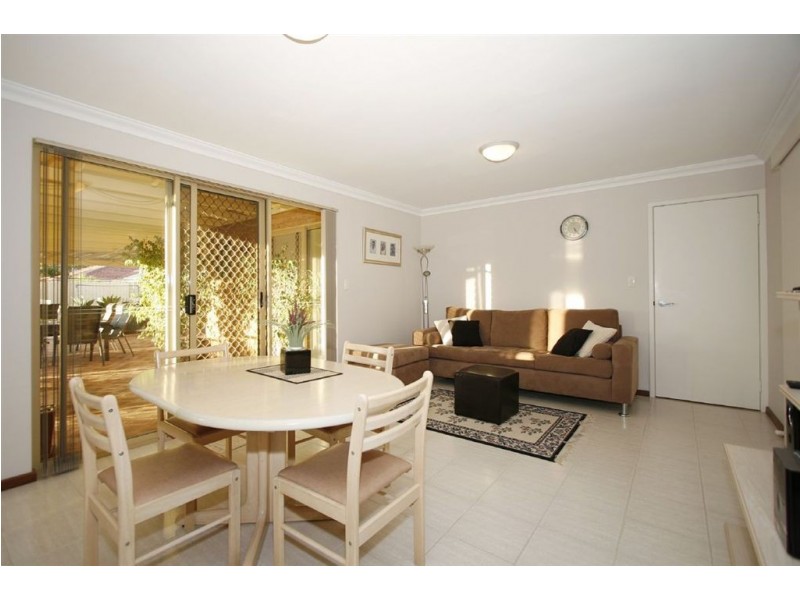 10 Arlington Loop, Coogee WA 6166