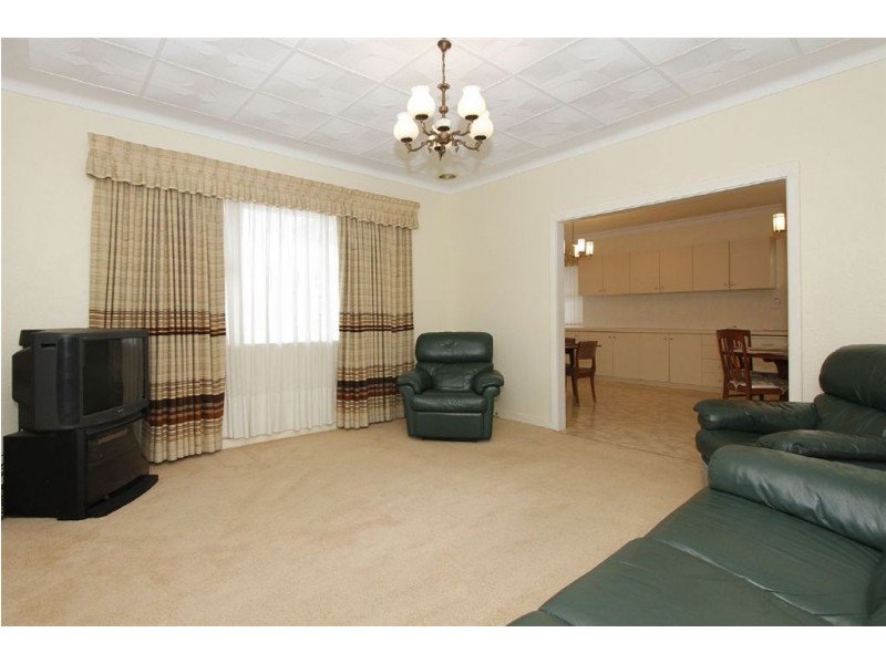 34 Forrest Road, Hamilton Hill WA 6163