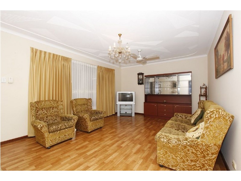 6 Ashbourne Way, Hamilton Hill WA 6163