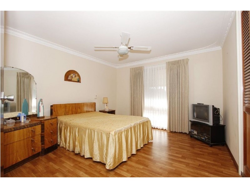 6 Ashbourne Way, Hamilton Hill WA 6163