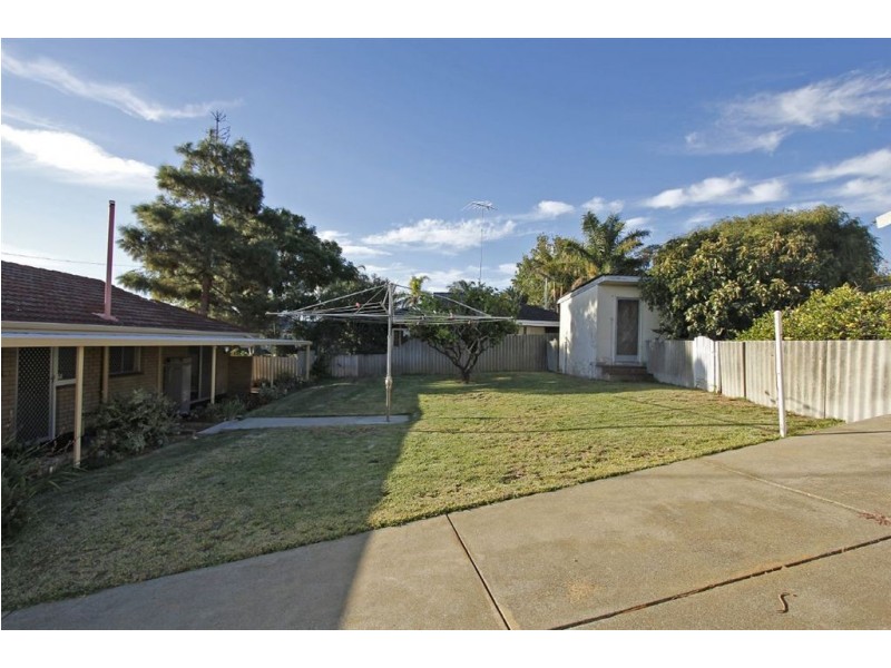 6 Ashbourne Way, Hamilton Hill WA 6163