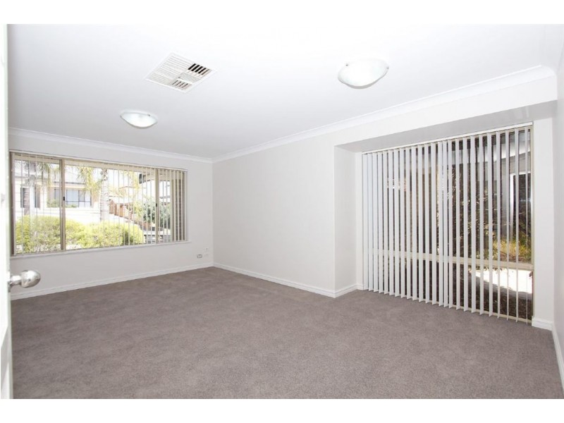4 Clune Place, Coogee WA 6166