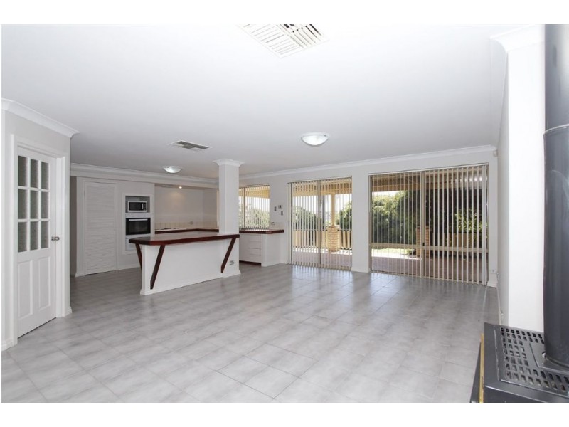 4 Clune Place, Coogee WA 6166