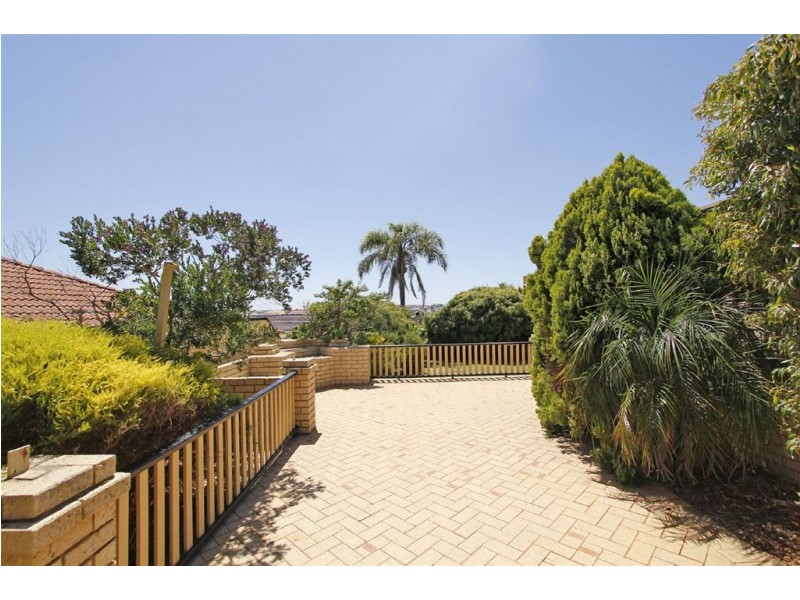 4 Clune Place, Coogee WA 6166