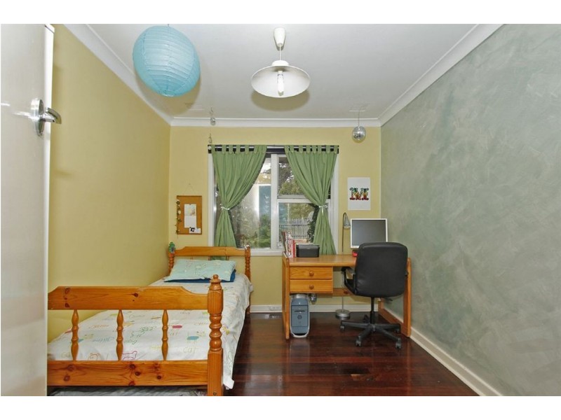 1 Hawkes Street, Coolbellup WA 6163