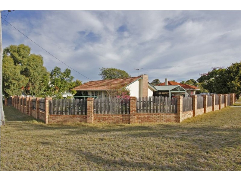 1 Hawkes Street, Coolbellup WA 6163