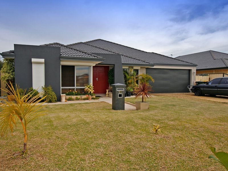 10 Mohan Loop, Hammond Park WA 6164