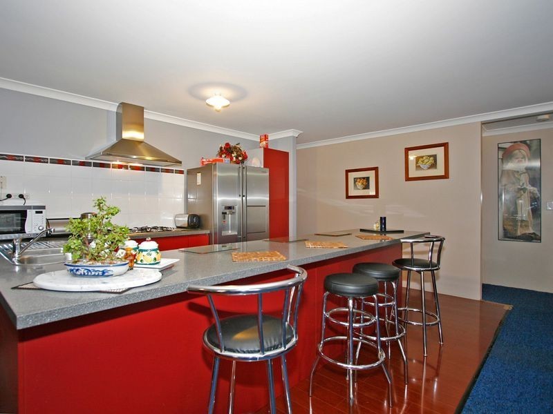 10 Mohan Loop, Hammond Park WA 6164