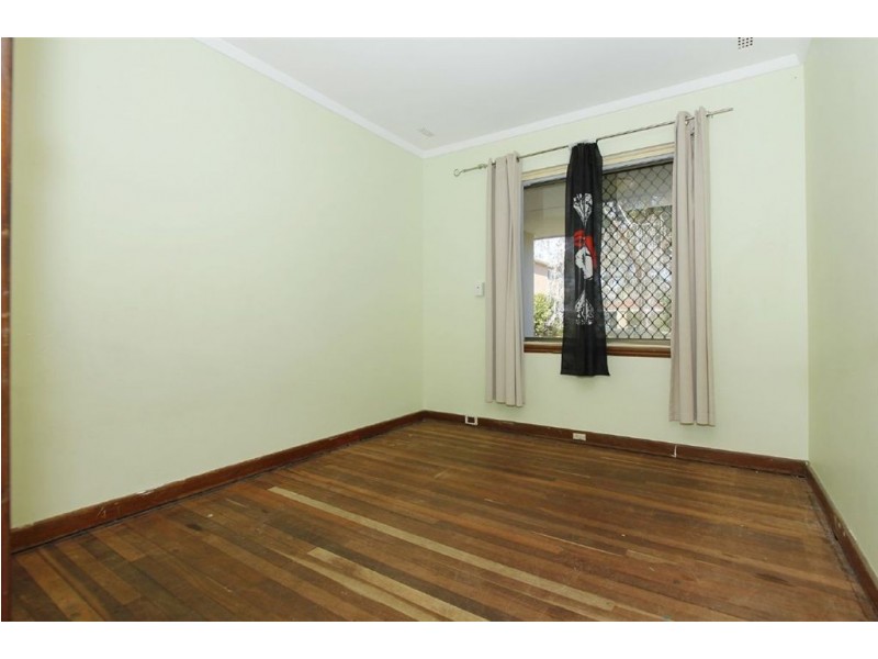 4 Hanlon Street, Hamilton Hill WA 6163