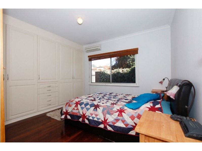 1 Oldham Crescent, Hilton WA 6163