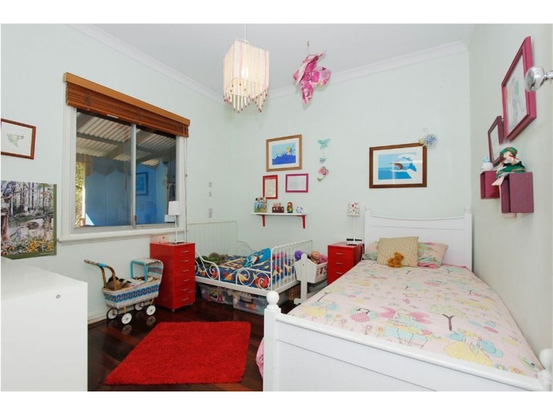1 Oldham Crescent, Hilton WA 6163