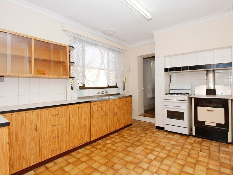 10 Wright Street, White Gum Valley WA 6162