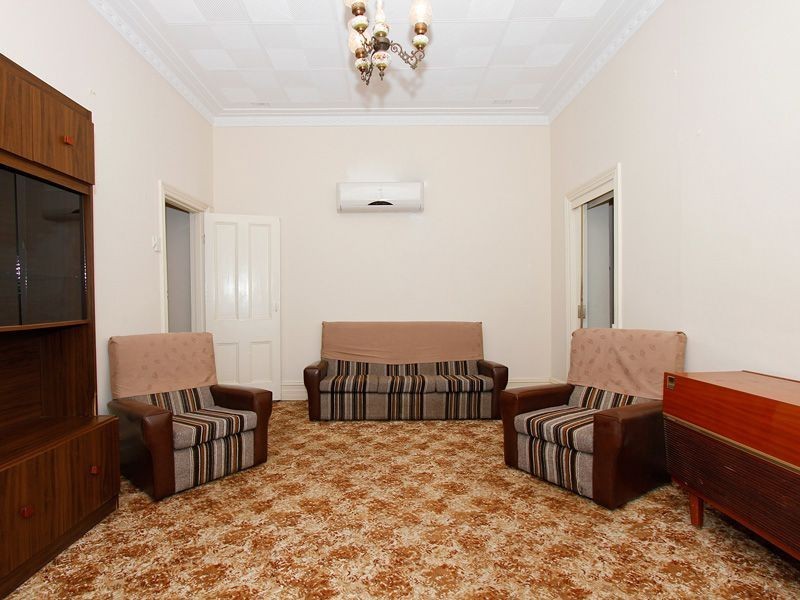 10 Wright Street, White Gum Valley WA 6162