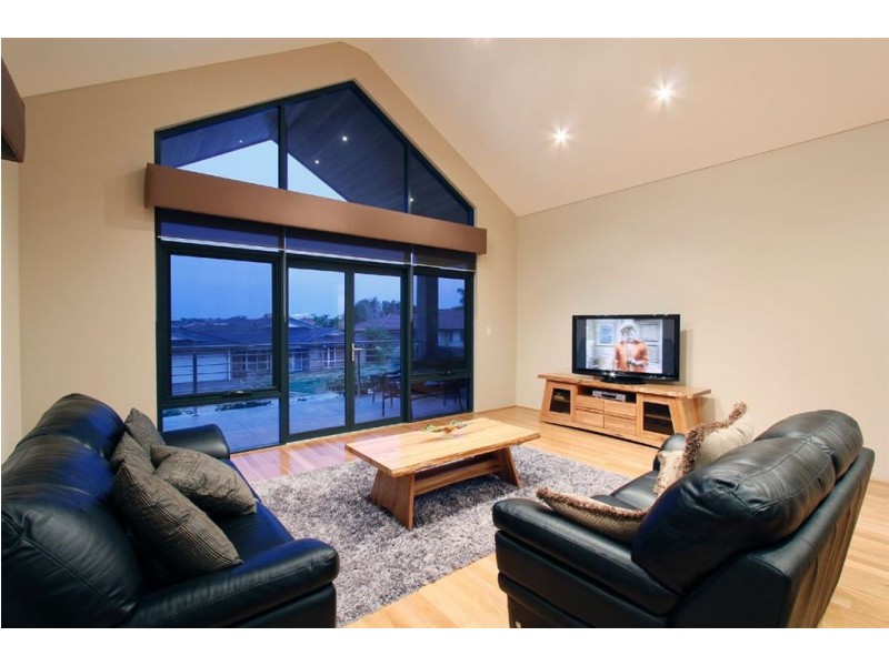 19 Hayward Parade, Coogee WA 6166