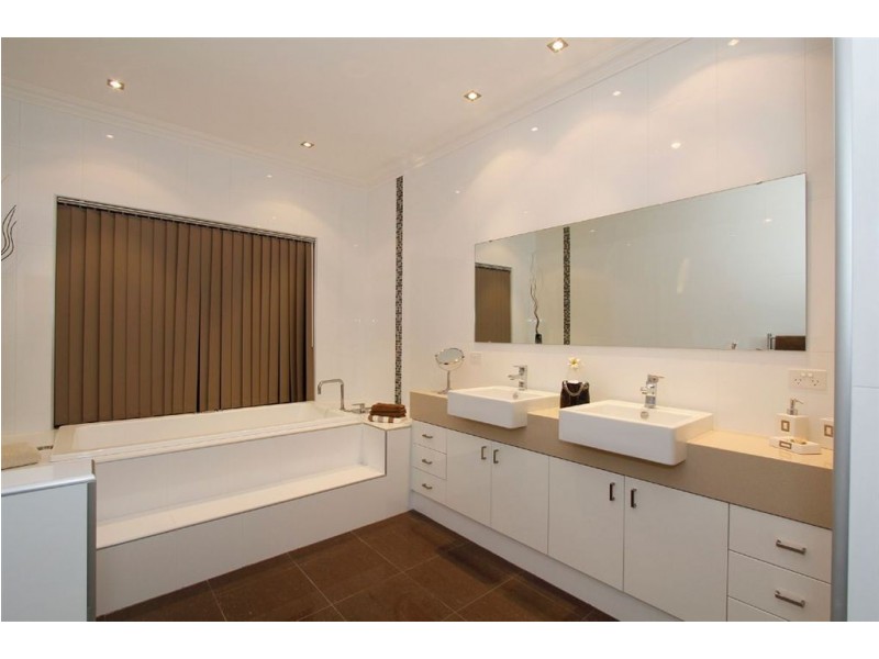 19 Hayward Parade, Coogee WA 6166