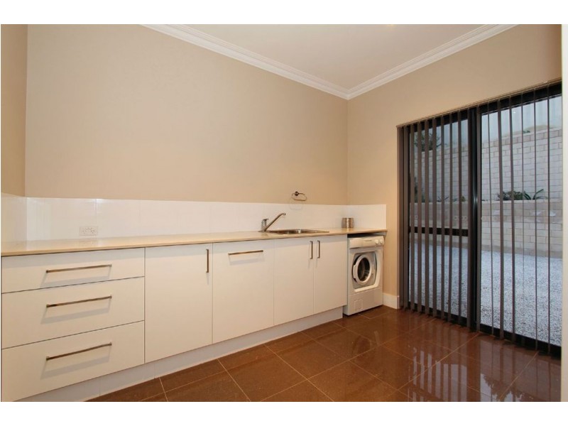 19 Hayward Parade, Coogee WA 6166