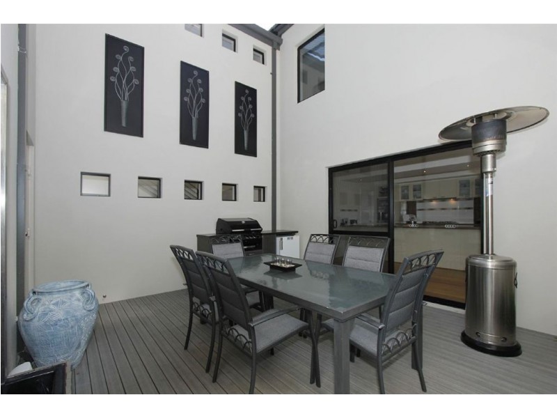 2/60 Spinnaker Heights, Yangebup WA 6164