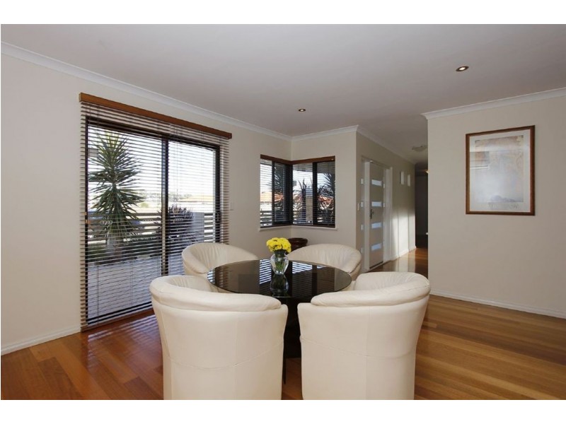 2/60 Spinnaker Heights, Yangebup WA 6164