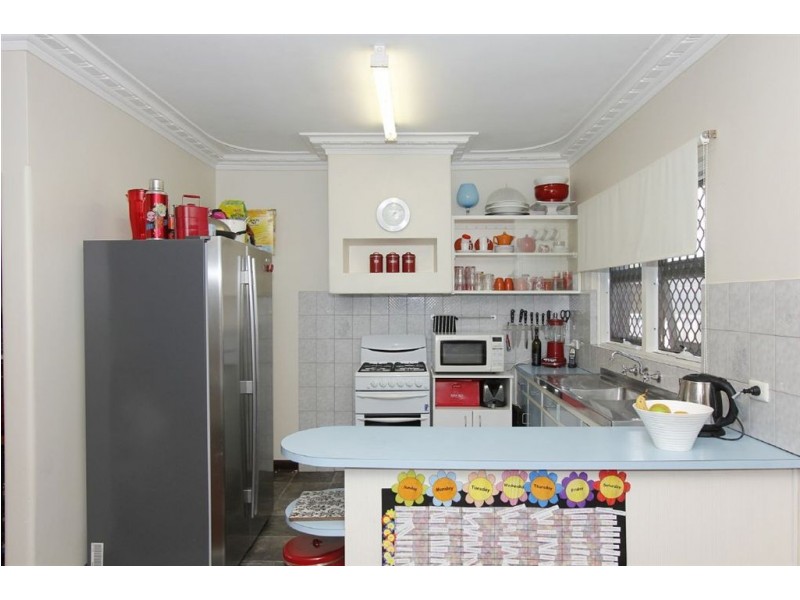 19 Mortlock Street, Hamilton Hill WA 6163