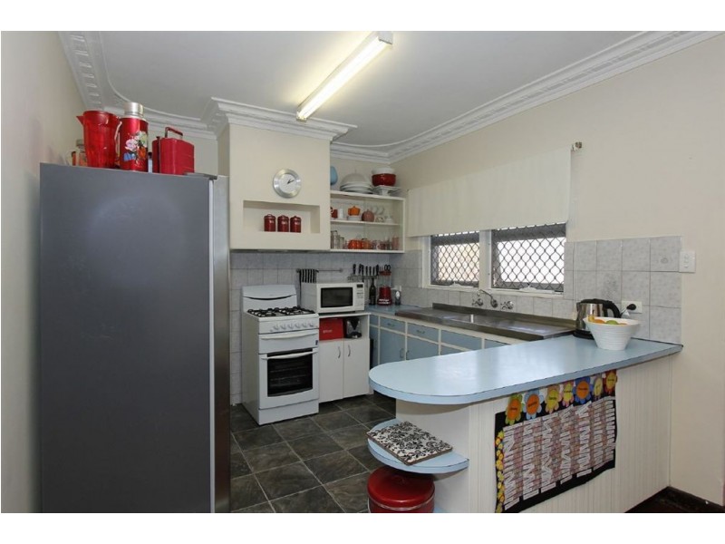 19 Mortlock Street, Hamilton Hill WA 6163