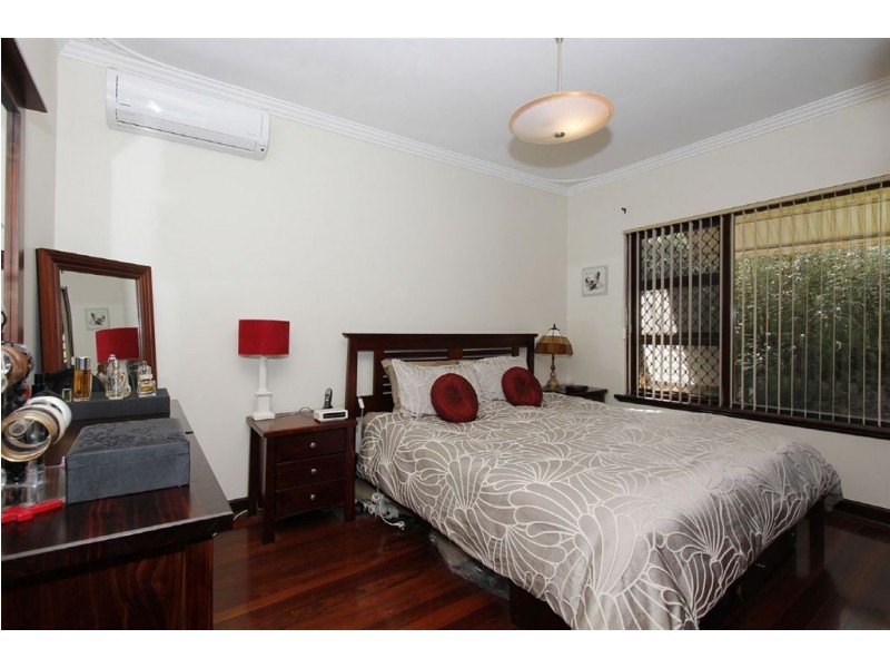 19 Mortlock Street, Hamilton Hill WA 6163