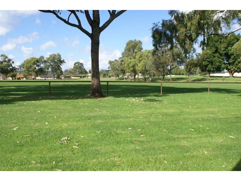 9a Arthur Road, Hamilton Hill WA 6163