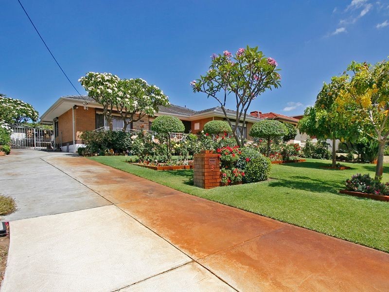 5 Glendower Way, Spearwood WA 6163