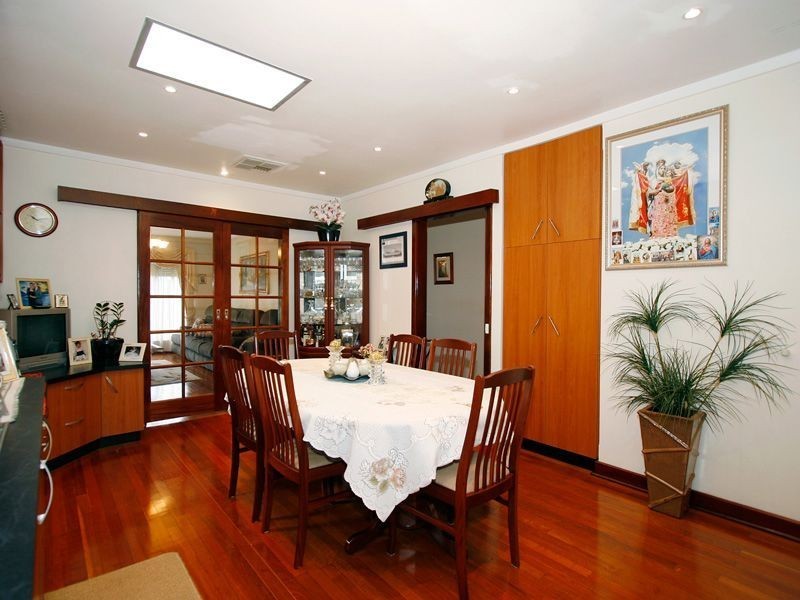 5 Glendower Way, Spearwood WA 6163