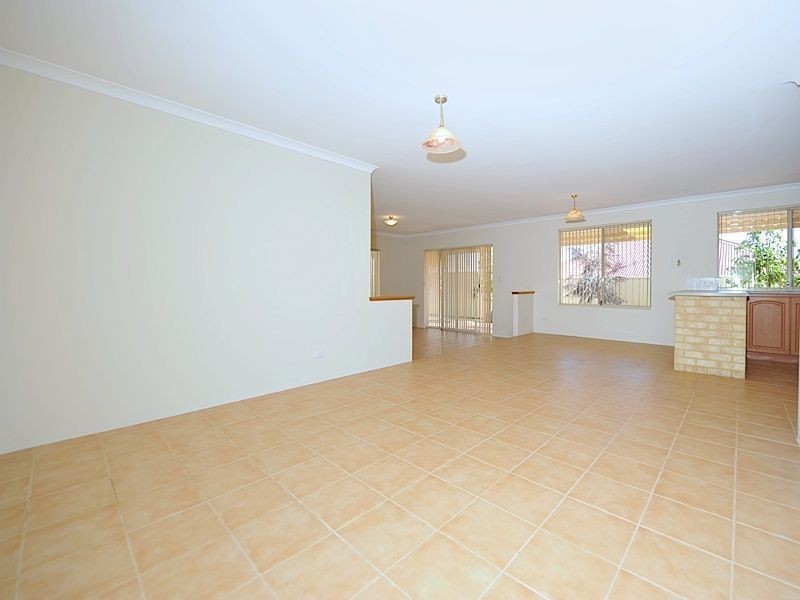 40 Kirkstall Drive, Hocking WA 6065