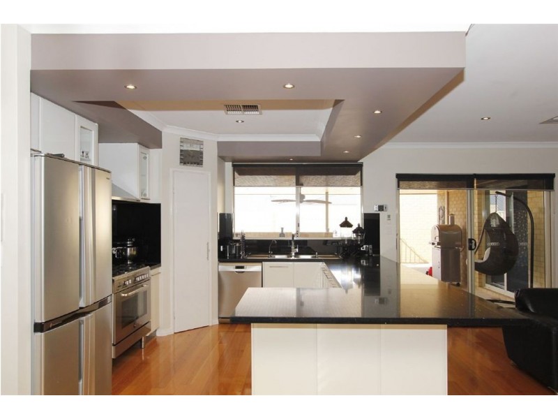 35 Tindal Avenue, Yangebup WA 6164