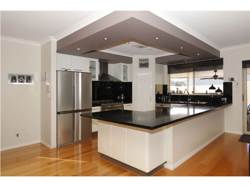 35 Tindal Avenue, Yangebup WA 6164