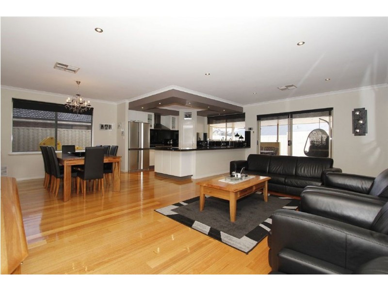 35 Tindal Avenue, Yangebup WA 6164