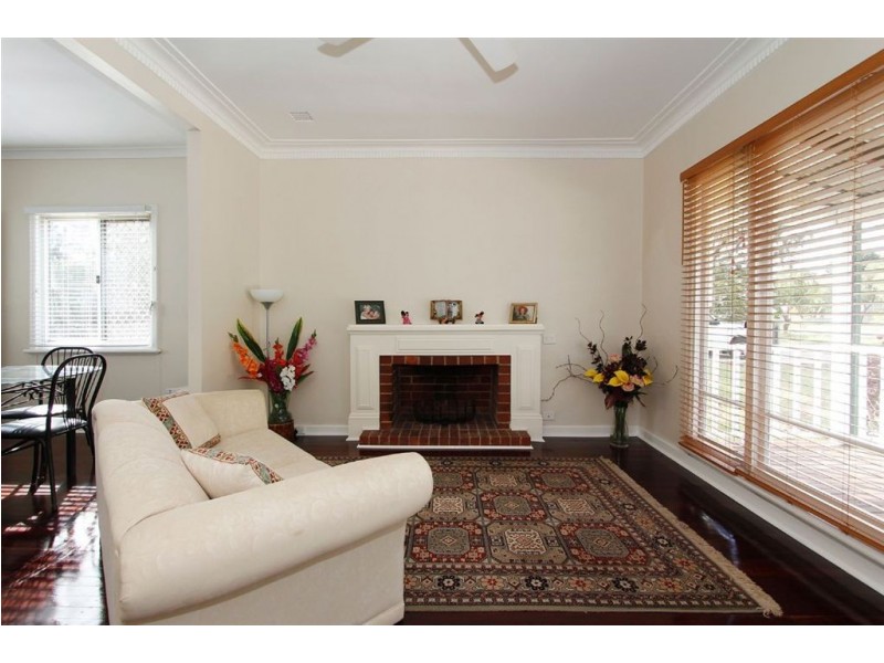 35 Grigg Place, Hilton WA 6163