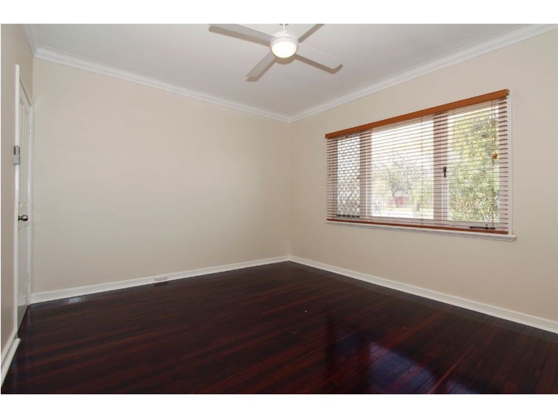 35 Grigg Place, Hilton WA 6163