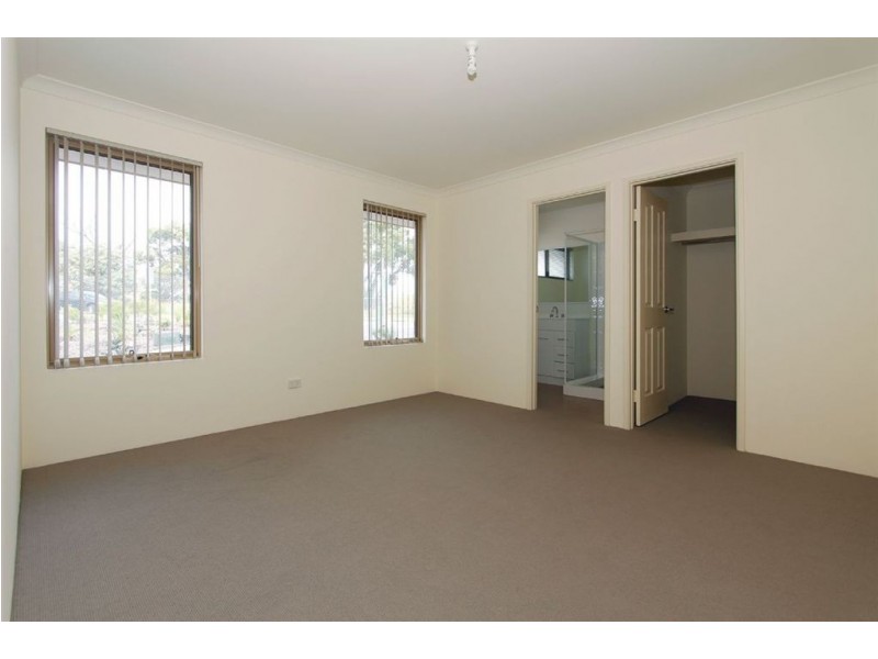 1/16 Andrea Way, Queens Park WA 6107