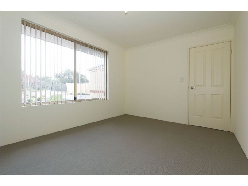 1/16 Andrea Way, Queens Park WA 6107