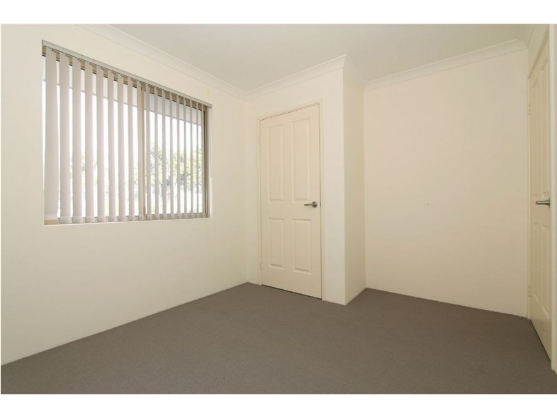 1/16 Andrea Way, Queens Park WA 6107